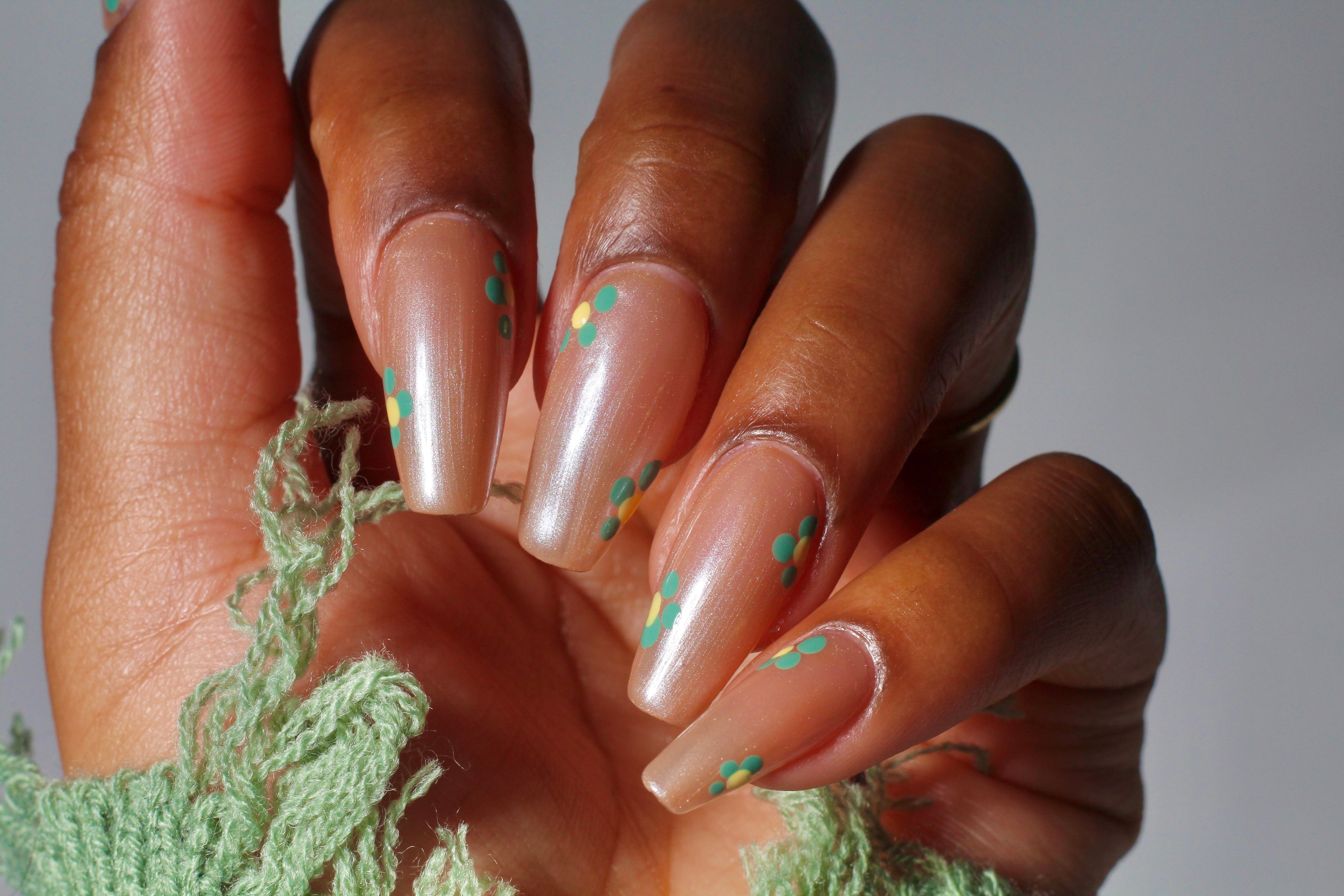 Get the Floral Nail Art Trend with Pear Nova's Spring Nail Shades + a Dotting Tool!