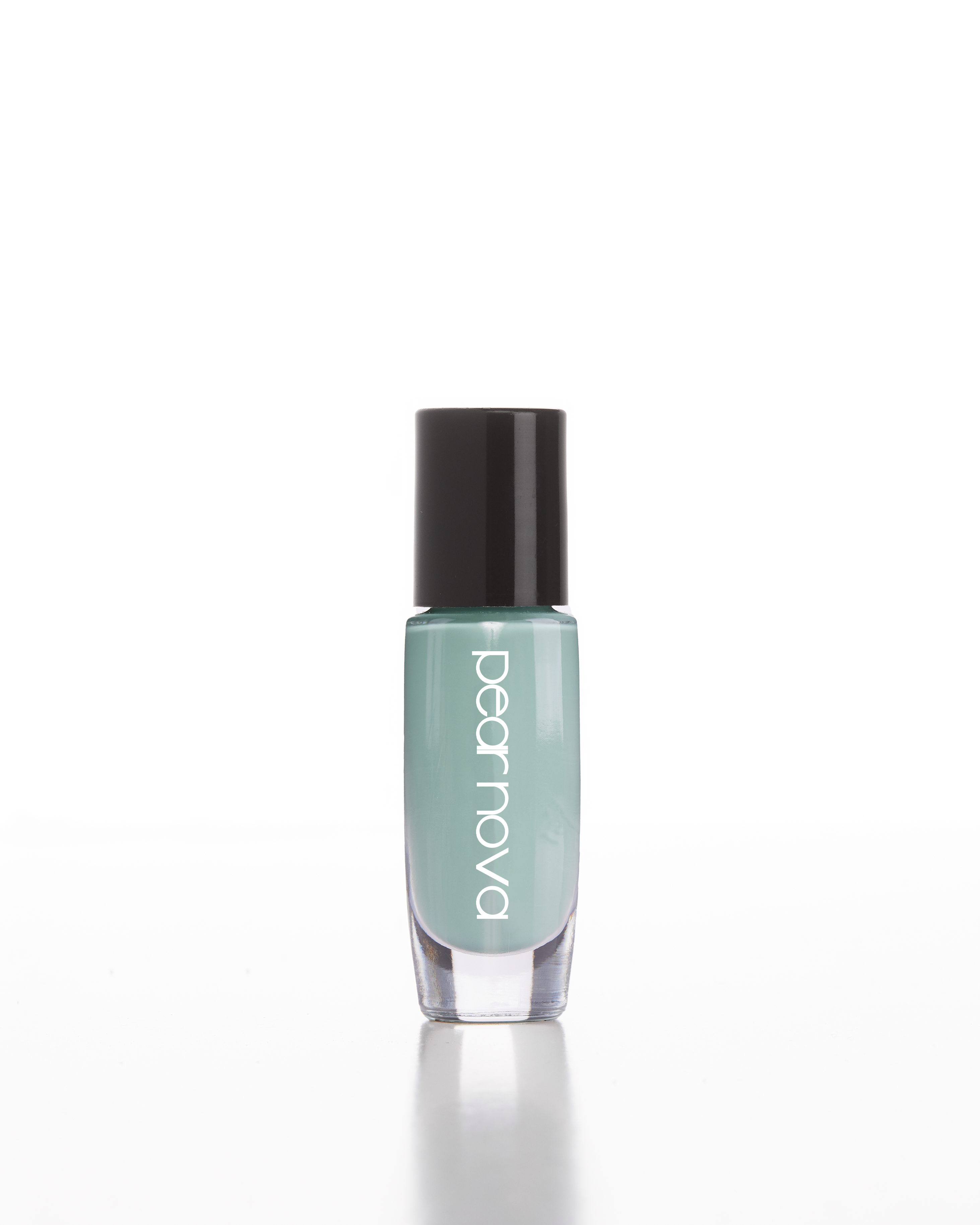 bottle of aloe-ha fern green nail polish 